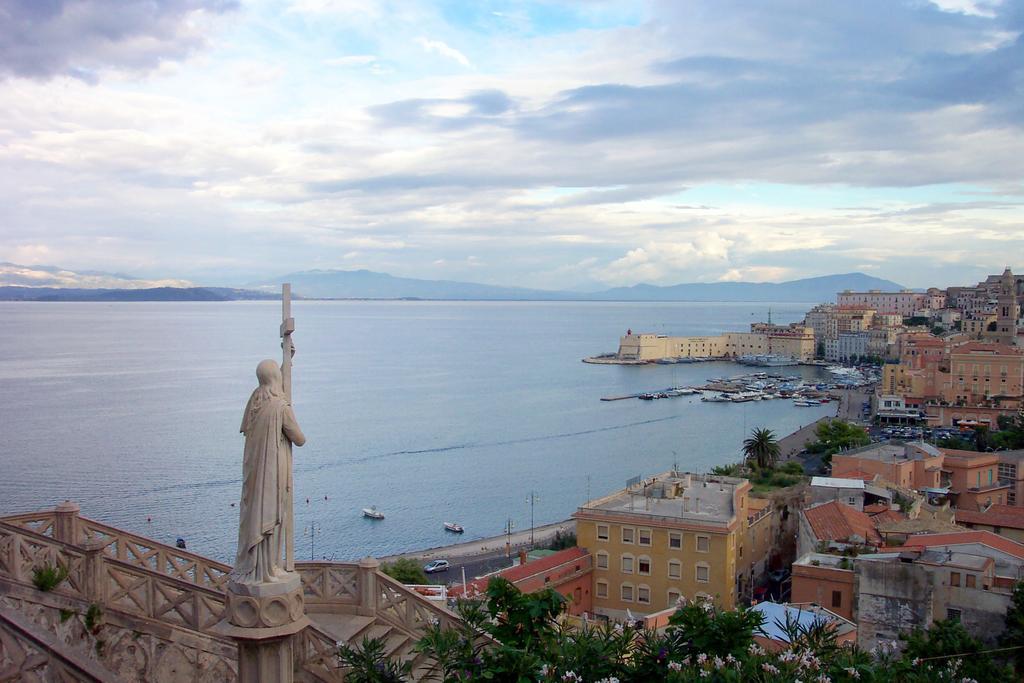 Apartament Cento Passi Dal Mare Gaeta Zewnętrze zdjęcie